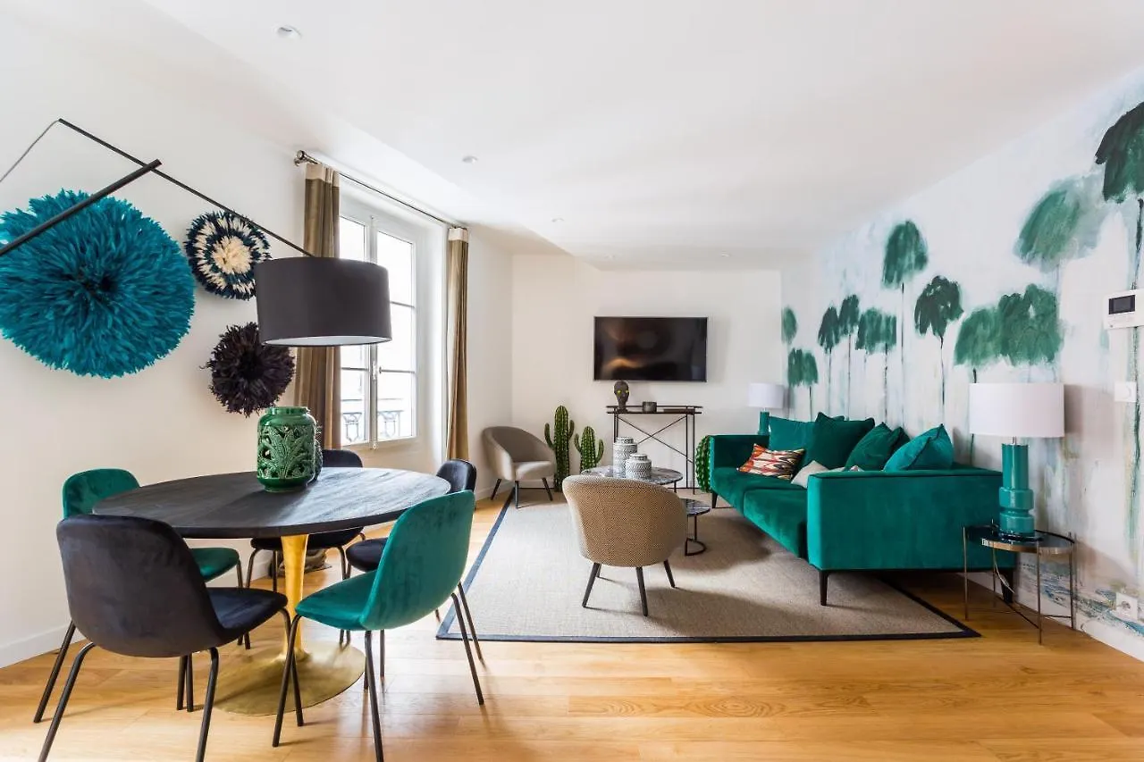 Appartement CMG Champs Elysées - Boetie 4GD Paris