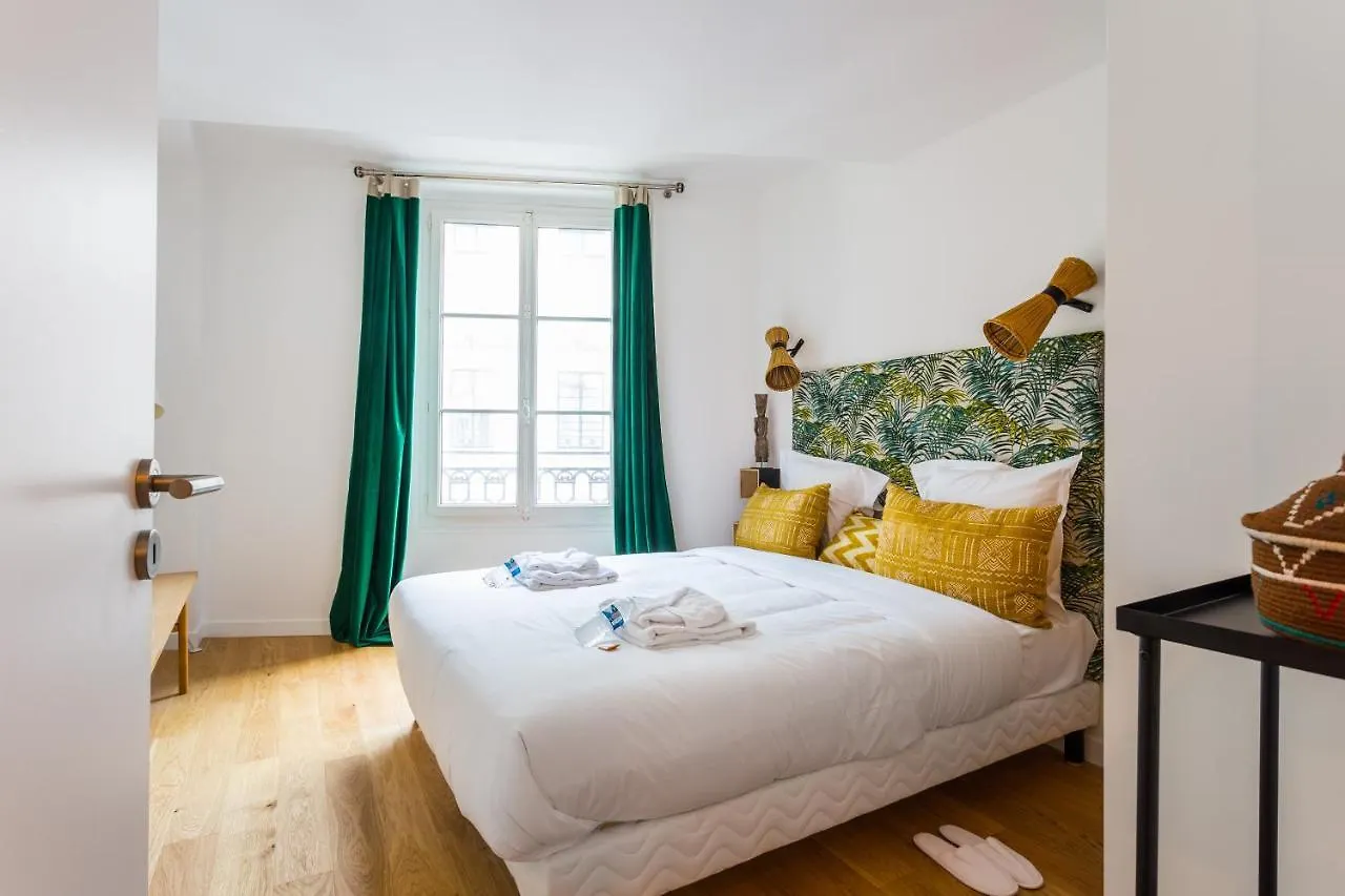 Spacious Apartment - 3Br-6P - Champs Elysees Paris