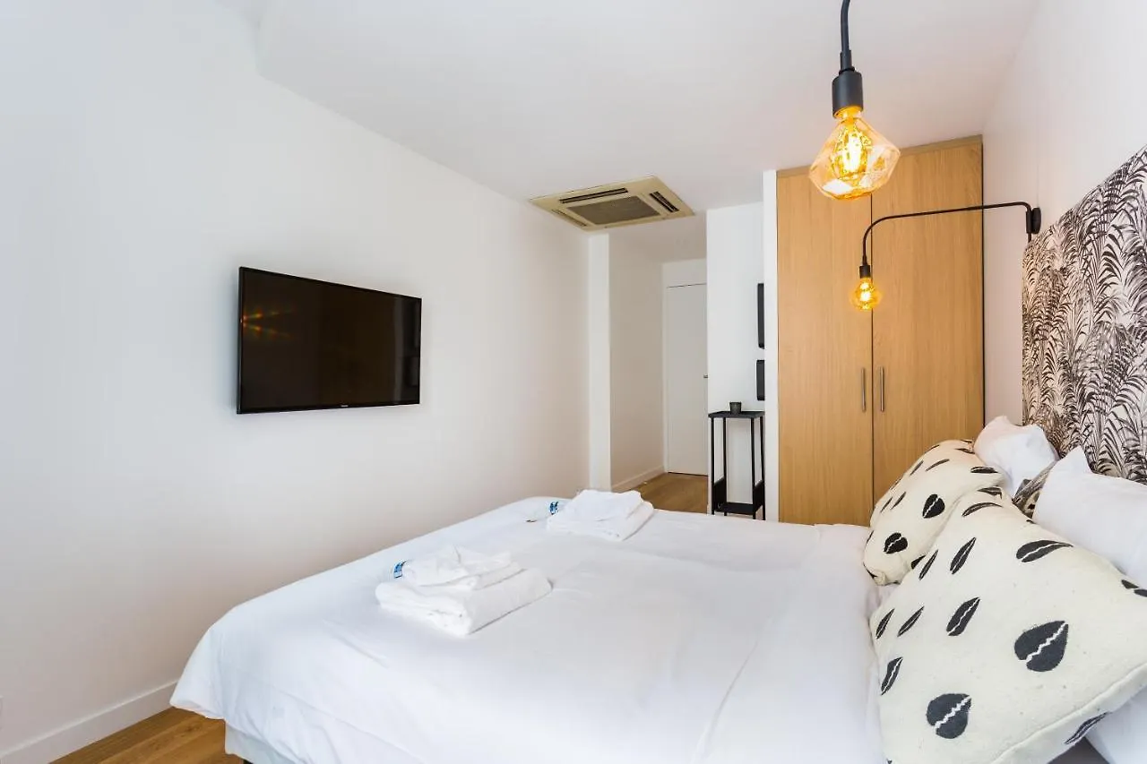 Spacious Apartment - 3Br-6P - Champs Elysees Paris