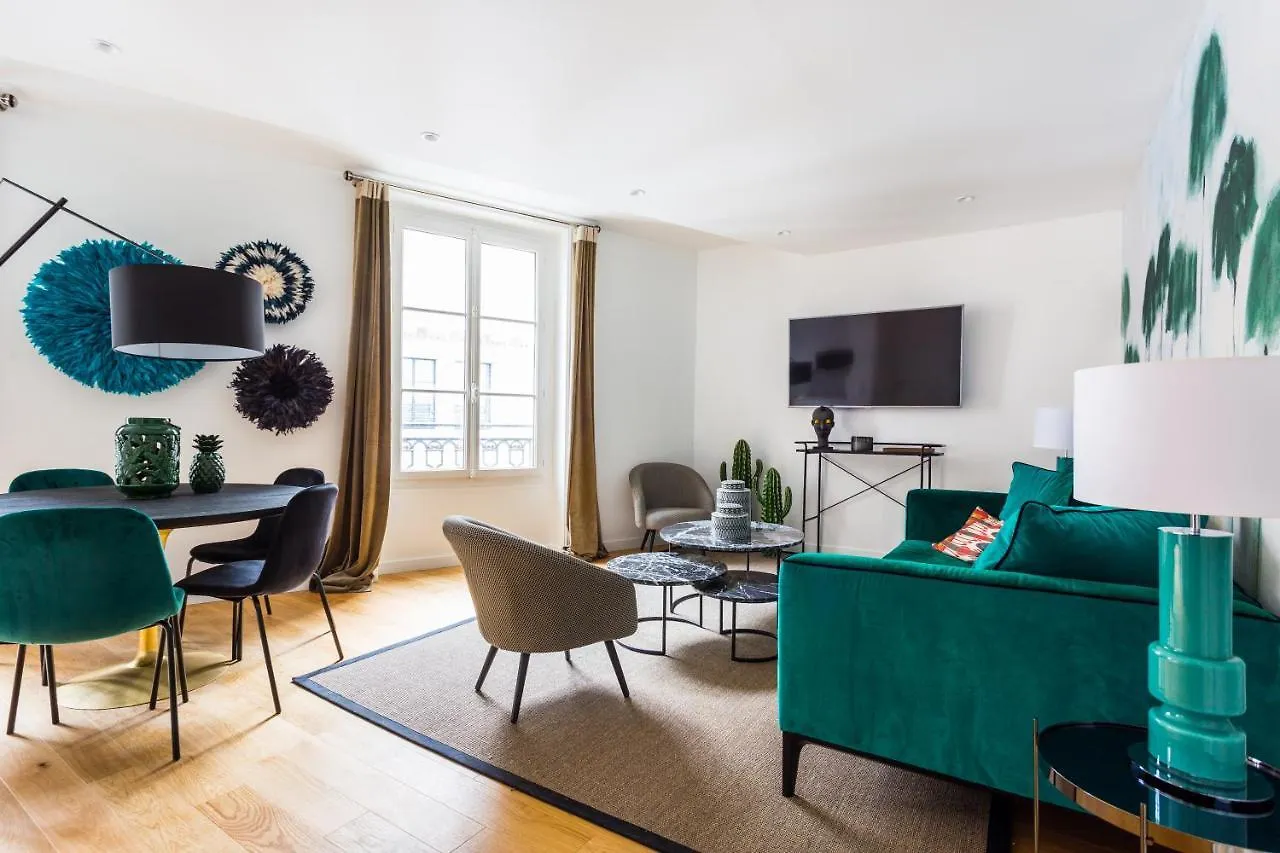Spacious Apartment - 3Br-6P - Champs Elysees Paris Frankrig